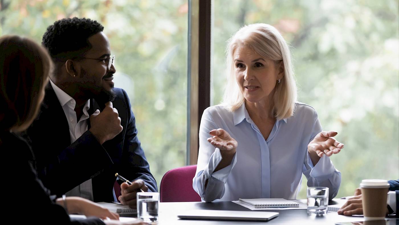 Colleagues having a discussion